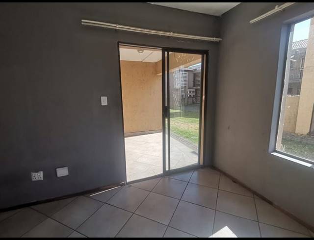 2 BEDROOM SIMPLEX FOR SALE IN ALBERTSDAL